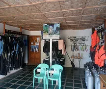 diveshop.jpg